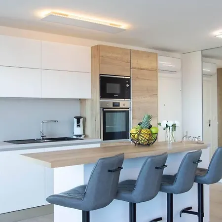 Apartment Penthouse Mimi *